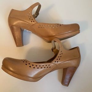 Clarks Artisan Chorus Chime Mary Jane Tan Pump Clarks Artisan Chorus Chime Mary Jane Tan Pump